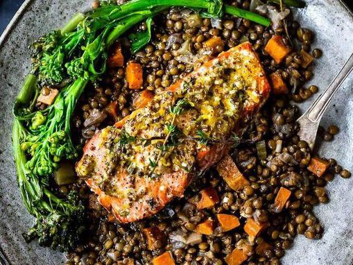 losos s lećom i kvinojom