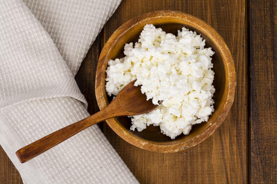 Fresh homemade diet cottage cheese, healthy nutrition, dairy products. | Author: Irina Kryvasheina / Vecteezy
