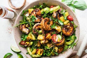 salata s grilanim kozicama