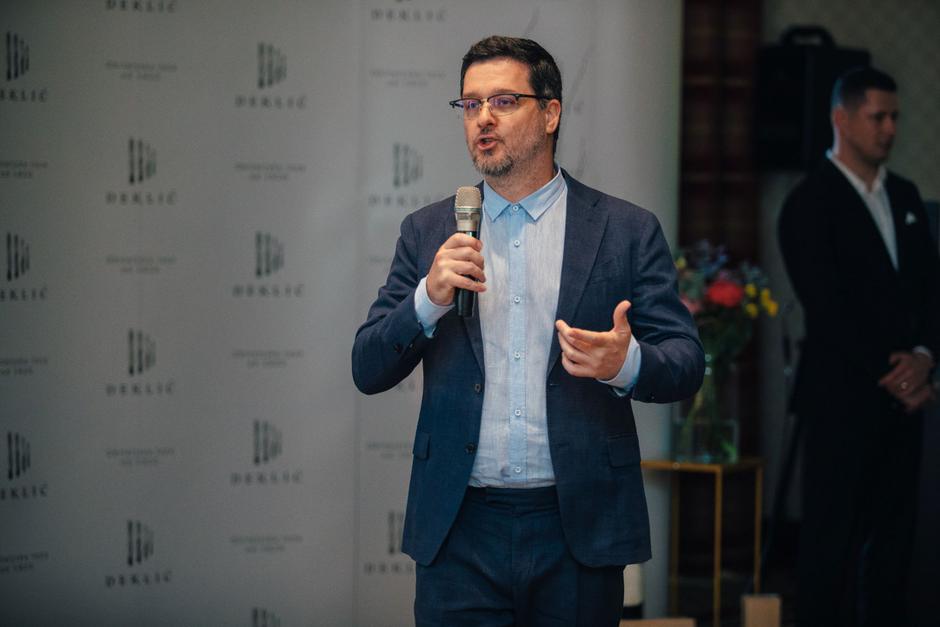 deklić | Author: Božidar Banov