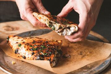 grilana pizza s gljivama