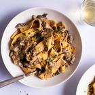 tjestenina s vrganjima i kobasicama