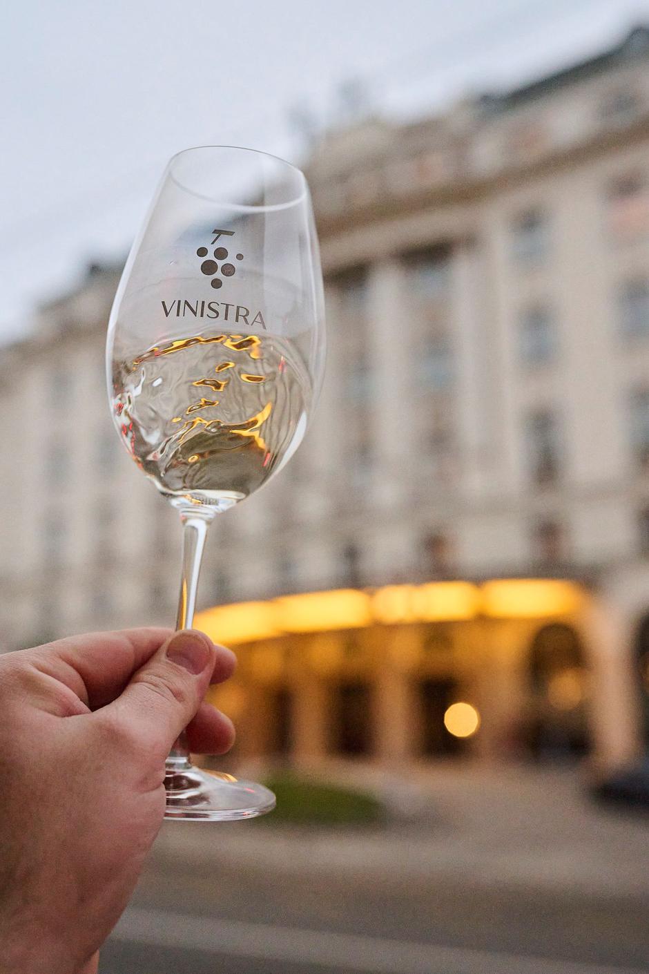 vinistra en primeur | Author: Merlo De Graia