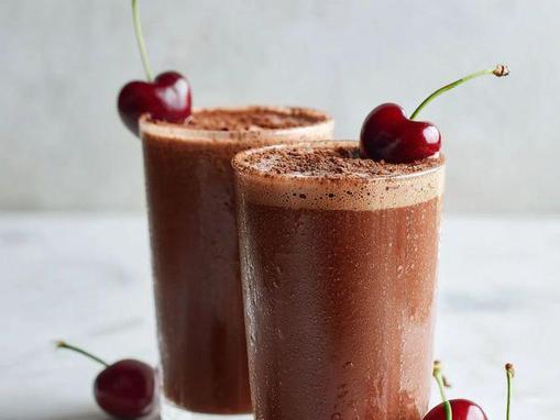 Isprobaj kremasti smoothie koji spaja čokoladu i trešnje