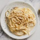 špageti cacio e pepe