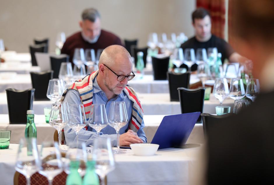 Vinart Biz | Author: JURICA GALOIC