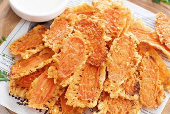 čips od mrkve i parmezana