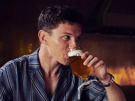 tom holland bezalokoholno pivo