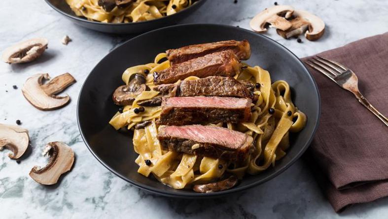 Kremasta tjestenina sa steakom