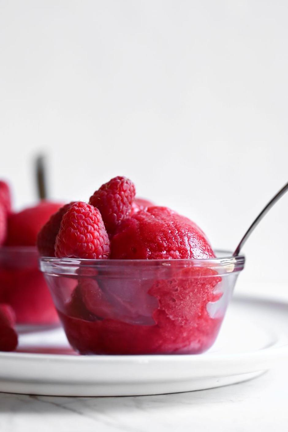 sorbet od malina | Author: The Vegan 8/Pinterest