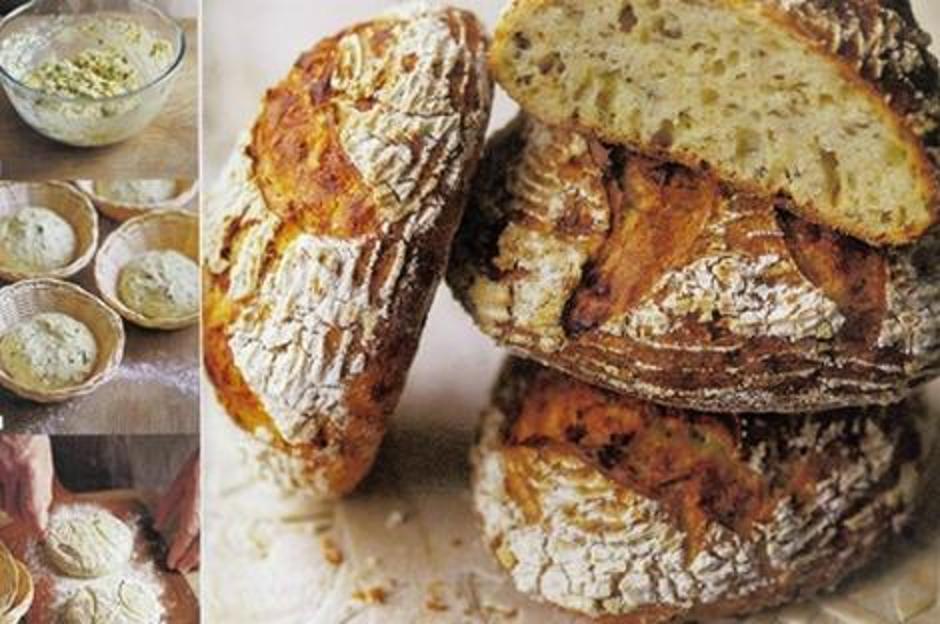 Kruh s kiselim tijestom, pikantnim sirom i začinskim biljem | Author: Thinkstock