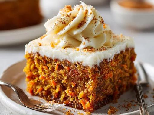Ovaj mini kolač s mrkvom ima sve što tražiš od dobrog domaćeg deserta
