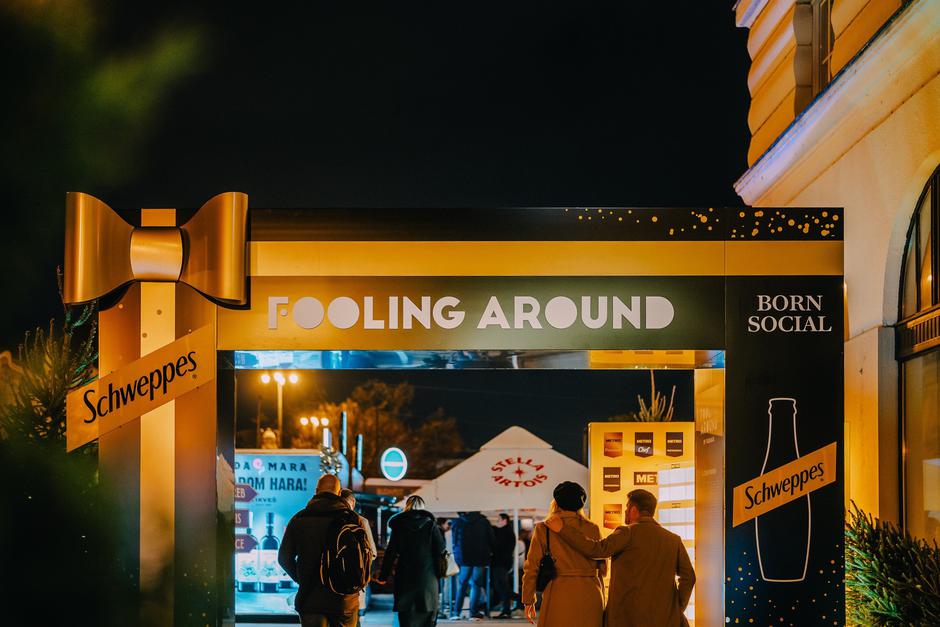 fooling around, esplanade | Author: Sandro Sklepic