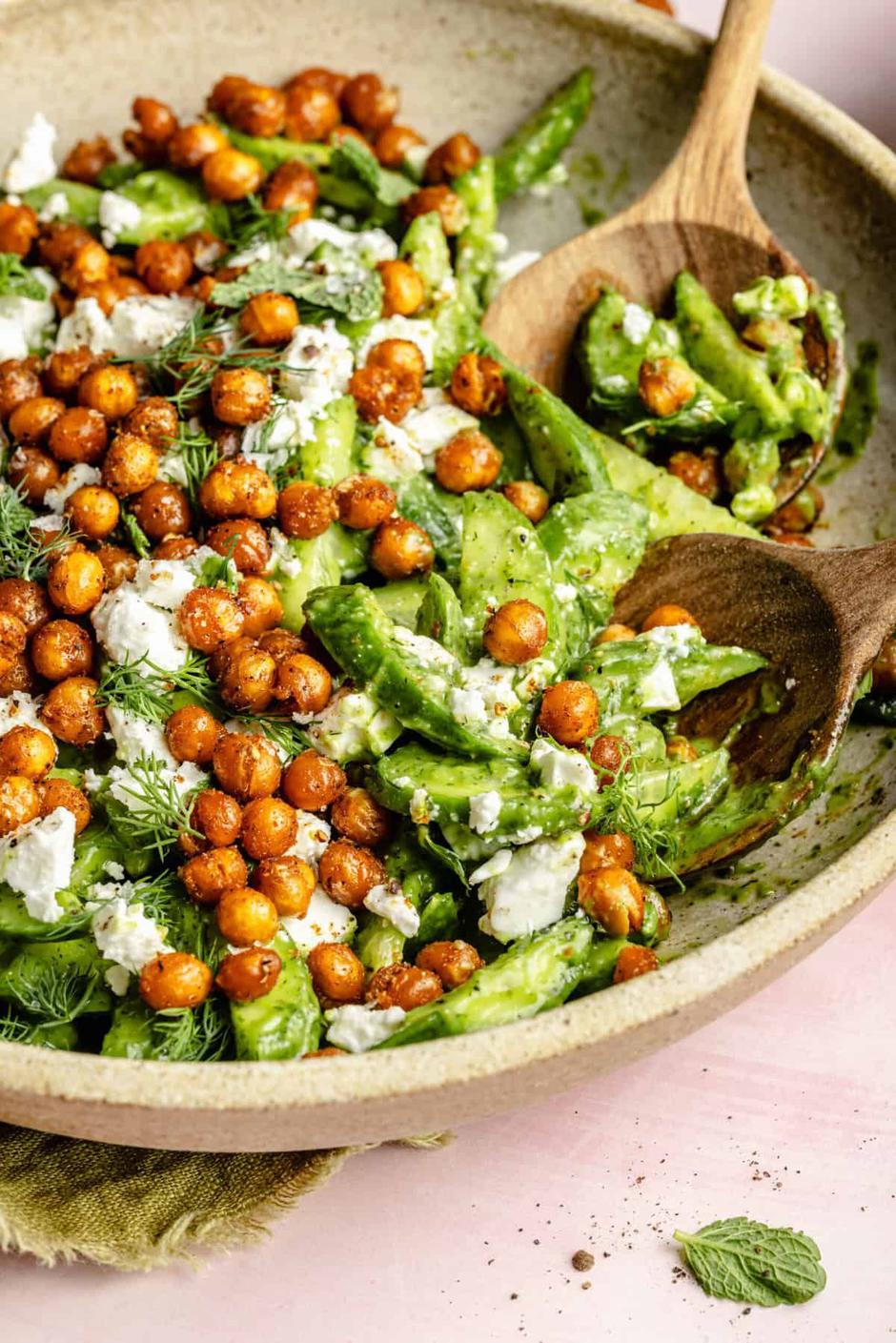 proljetna salata od hrskavog slanutka | Author: The Defined Dish/Pinterest