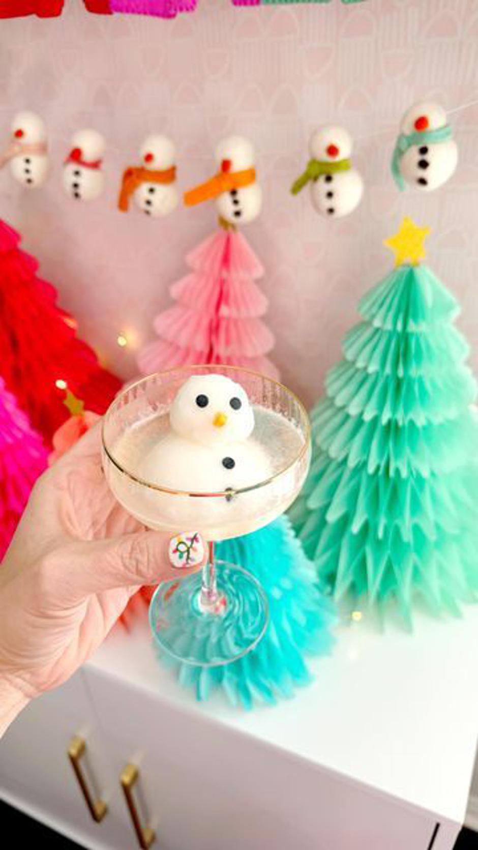 melting snowman mimosa | Author: Helen Brookes/Pinterest