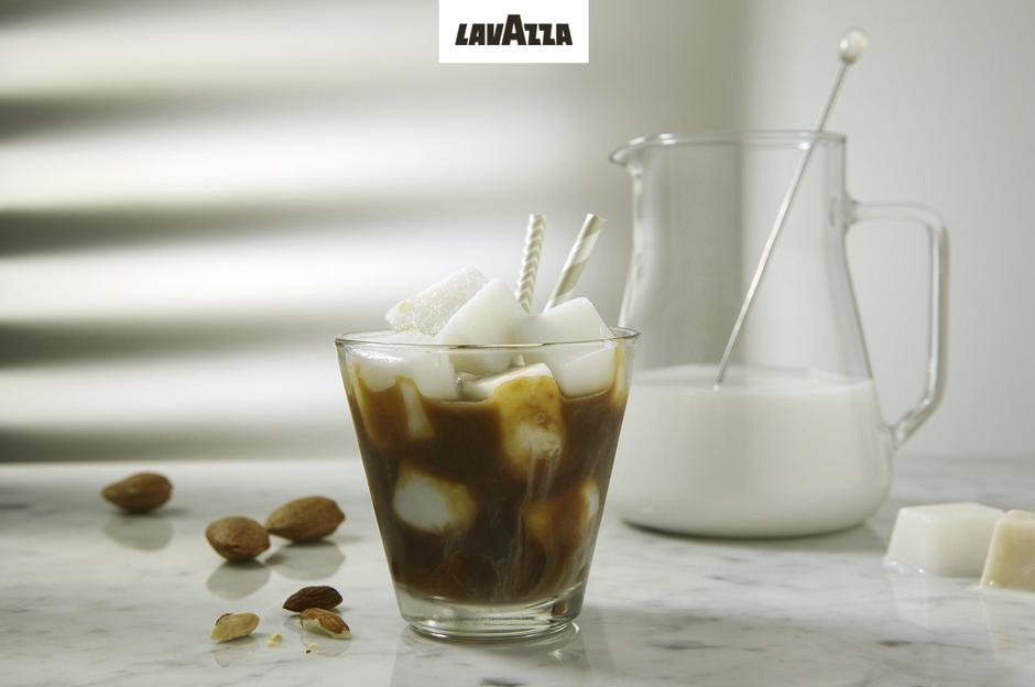 ledena kava s bademima | Author: Promo
