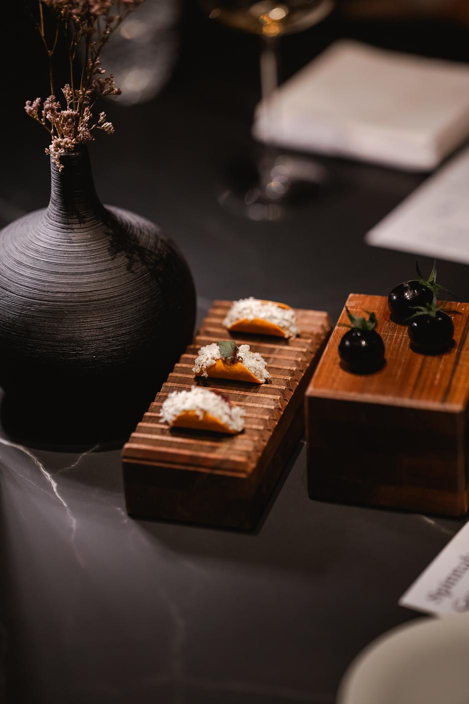 harry's piccolo u spinnakeru | Author: Robert Maric