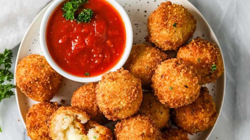 Isprobaj arancine s mozzarellom &ndash; zlatne kuglice s juga Italije