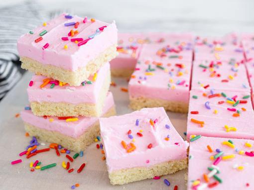 Desert koji izgleda veselo koliko je i ukusan