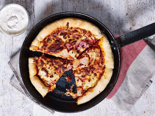 pizza iz tave