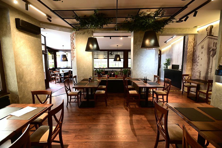 mitnica | Author: Rene Karaman