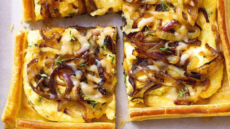 Tart s karameliziranim lukom i palentom