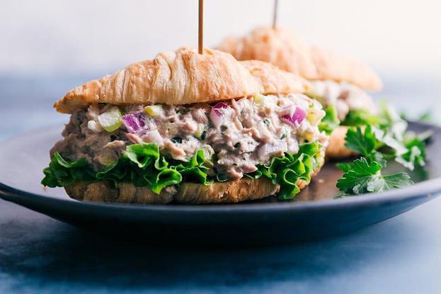 sendvič sa salatom od tune