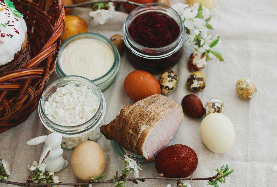 uskrsna šunka, pisanice, uskrsni stol | Author: Getty Images/Unsplash