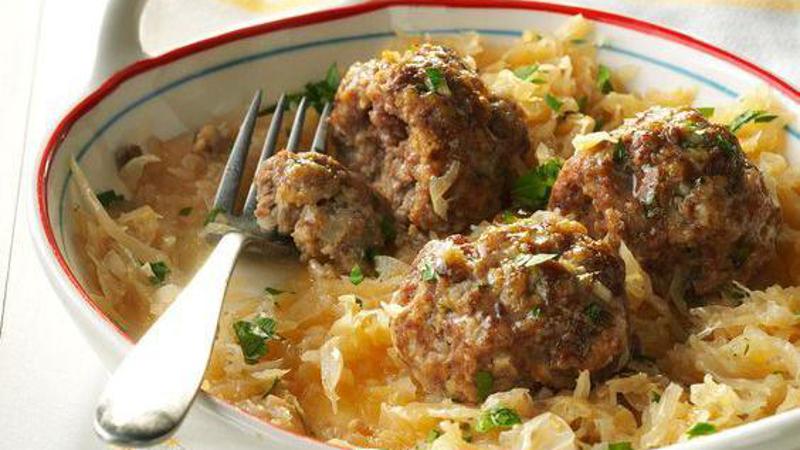 Zvuči kao sarma, ali nije sarma: mesne okruglice s kiselim kupusom