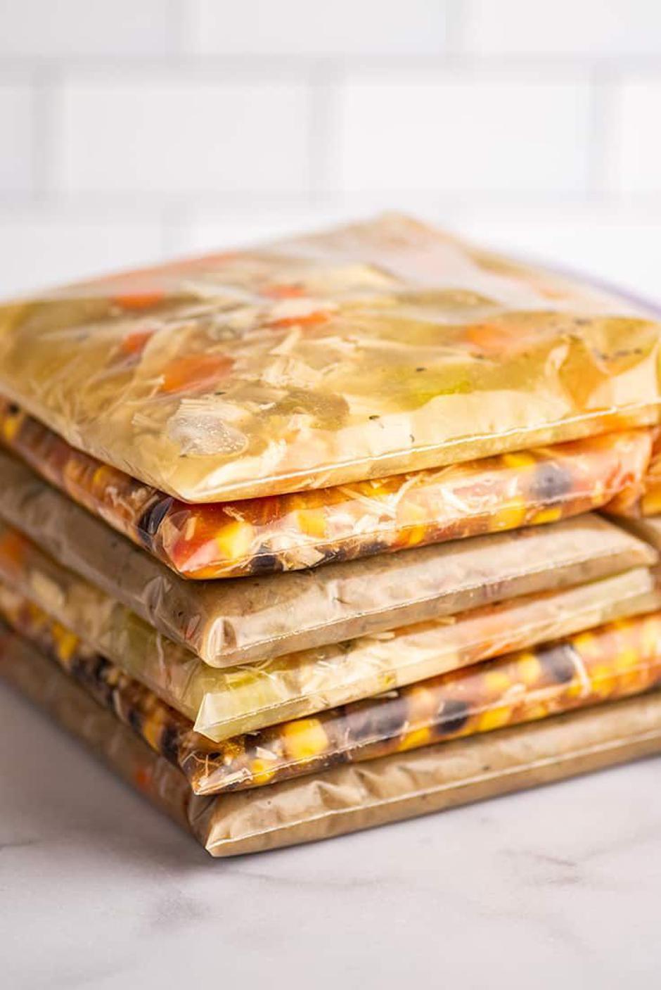 Kako zamrznuti juhu i uvijek imati gotov obrok pri ruci | Author: @bakingmischief Pinterest