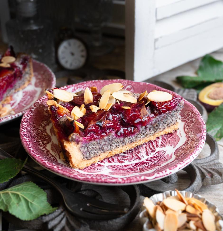 dizani kolač od šljiva i maka | Author: Theslowbaker/Pinterest
