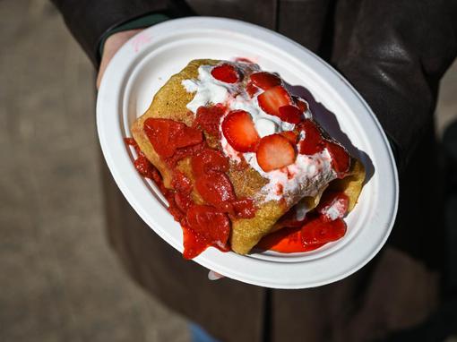 Zagreb: Svečano otvorenje Jagoda § Palačinka festa na Europskom trgu