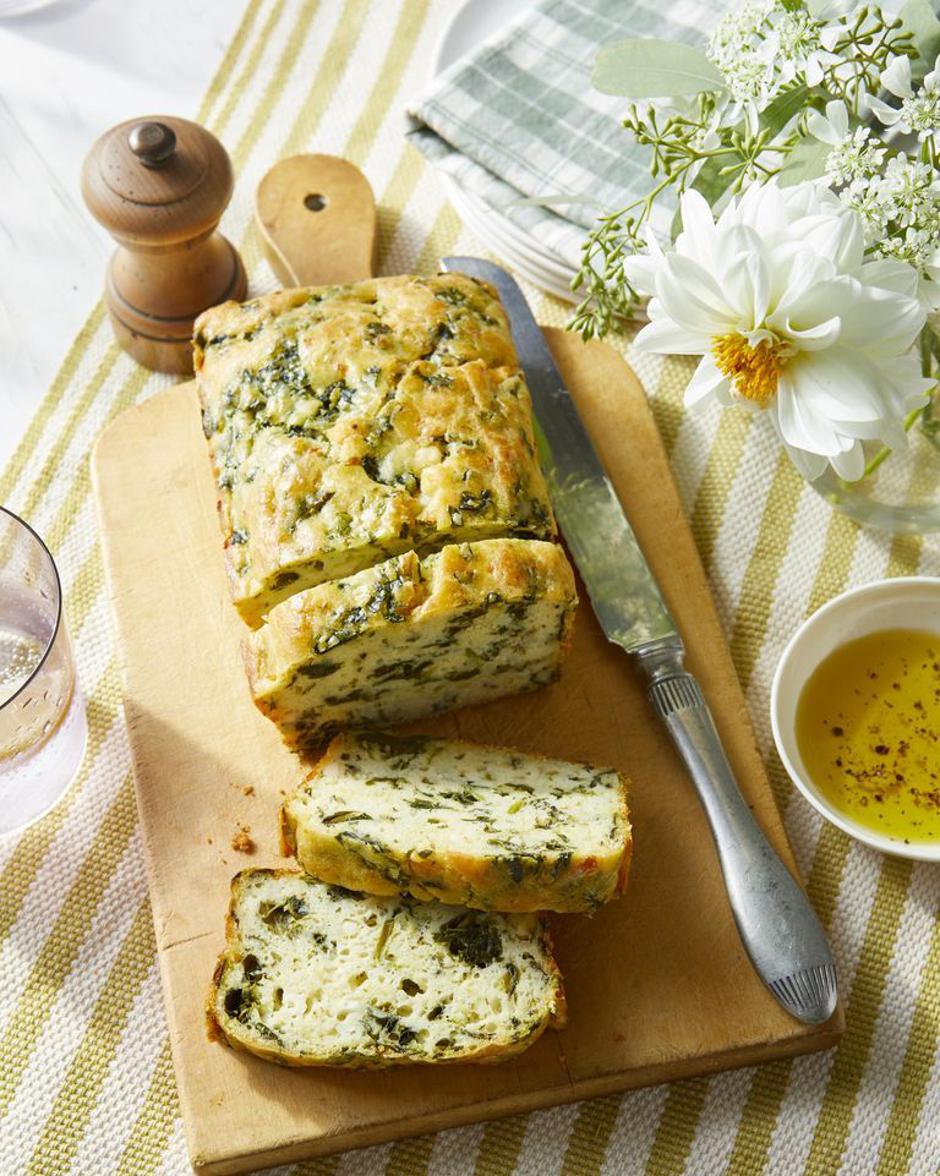 kruh od špinata i feta sira | Author: Country Living Magazine/Pinterest