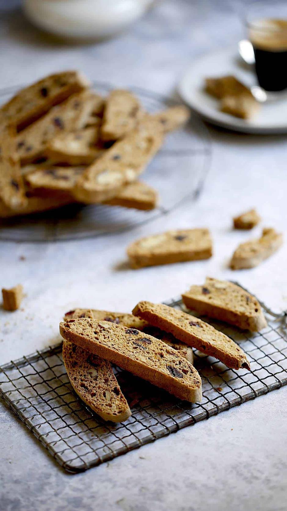 pumpkin spice biscotti | Author: Entertaining with Beth/Pinterest