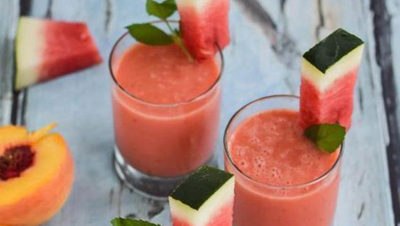 Smoothie od lubenice i breskve