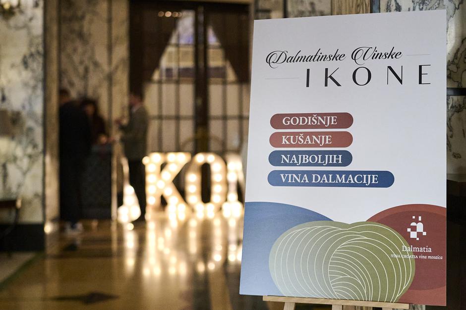 dalmatinske vinske ikone 2025. | Author: NEVEN JURJAK merlo de graia