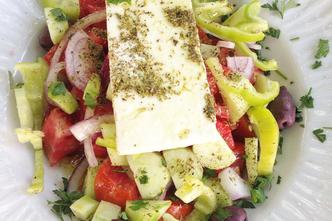 Lagana grčka salata