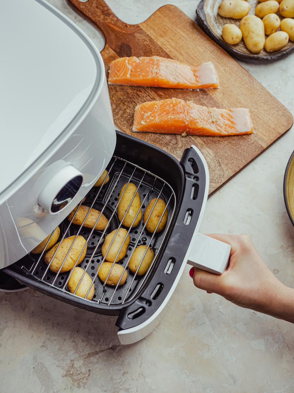air fryer, friteza na vrući zrak | Author: Daniel Horvath/Unsplash