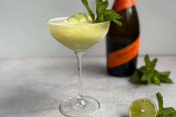 Imamo recept za ledeni Hugo Spritz koji će obilježiti ljeto