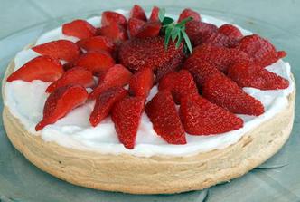 Pavlova: neodoljiva torta s jagodama