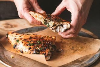 grilana pizza s gljivama