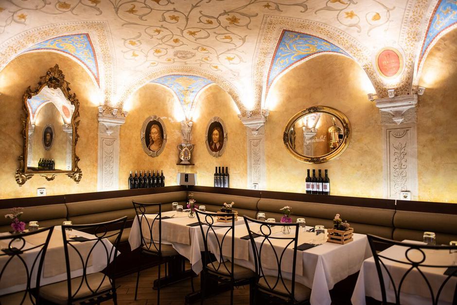renaissance art restaurant | Author: Fabijan Drnas i Matea Moretić
